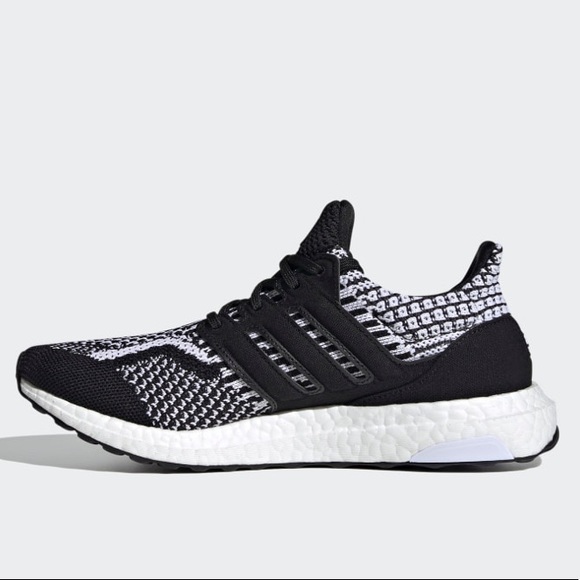 adidas UltraBOOST 5.0 Oreo - Picture 4 of 8